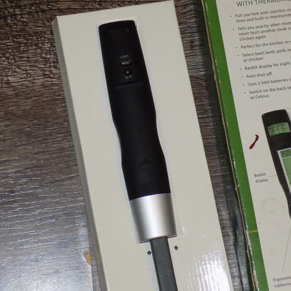 Brookstone Chef's Fork Plus Digital Meat Thermometer Black Silver New‎